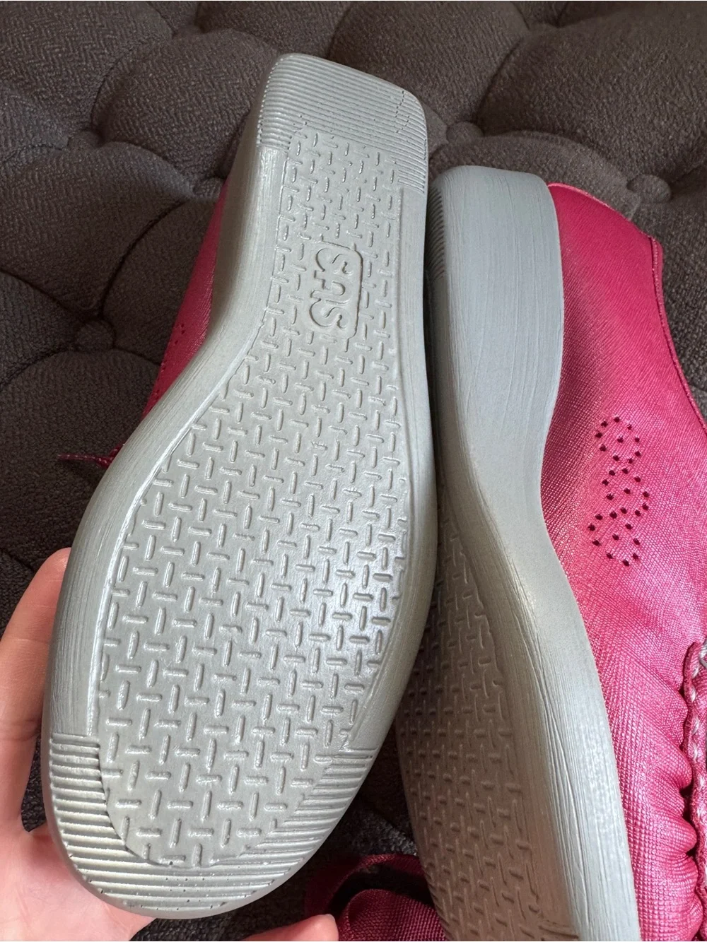 NIB SAS Bounce Lace-up Wedges in Cranberry 2 Pair of Laces 8.5 Wide Retail $150